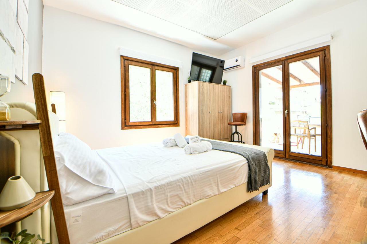 Flowers Of Athens, Boutique Aparthotel With 6-Apartments In Central Atina Dış mekan fotoğraf