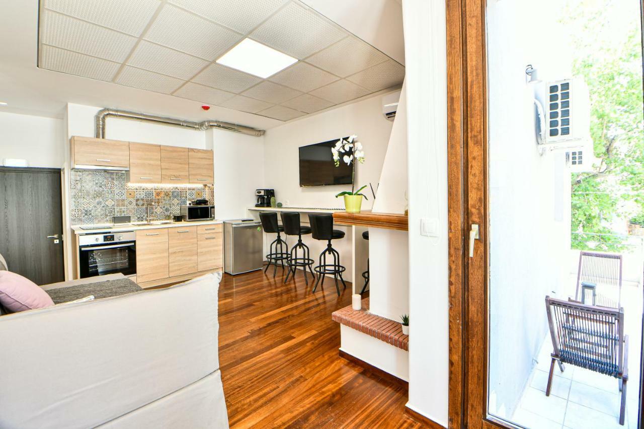 Flowers Of Athens, Boutique Aparthotel With 6-Apartments In Central Atina Dış mekan fotoğraf